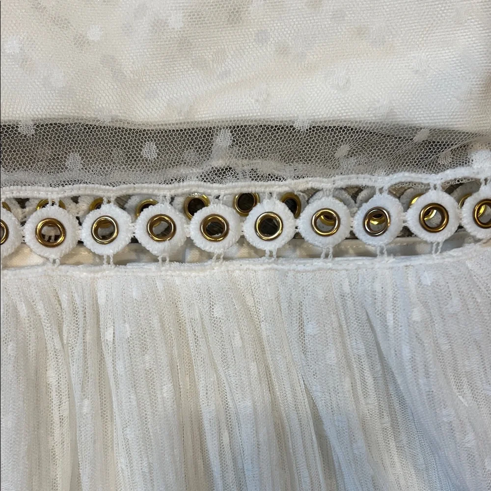 Chic White Midi Dress with Lace Details - Picture 9 of 9